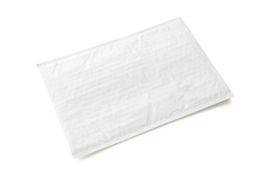 Beyaz posta paketi. Plastik parsel nesne arka plan online alışveriş reklam için. Kırpma yolu ile beyaz arka plan üzerinde izole nesne.