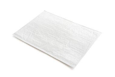 Beyaz posta paketi. Plastik parsel nesne arka plan online alışveriş reklam için. Kırpma yolu ile beyaz arka plan üzerinde izole nesne.