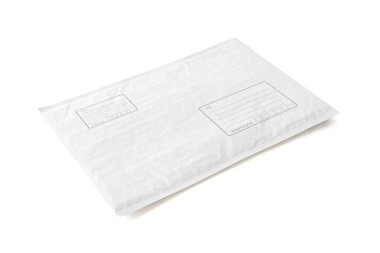 Beyaz posta paket yazma adresi için alana sahip. Plastik parsel nesne arka plan online alışveriş reklam için. Kırpma yolu ile beyaz arka plan üzerinde izole nesne.