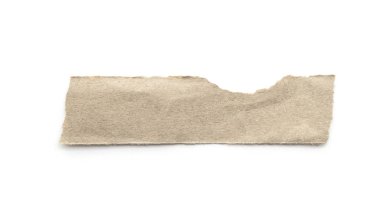 Beyaz arka planda geri dönüşümlü kağıt çubuğu. Kahverengi kağıt yırtılmış ya da yırtılmış kağıt parçaları kesme yolu ile beyaza izole edilmiş.