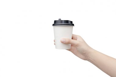 Kahve fincanı arka planını al. Bir kahve pa tutan kadın el