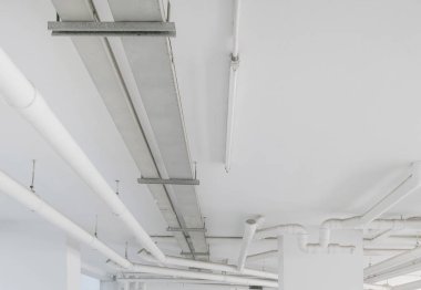 Su borusu sistemi. Binaya su borusu montajı. W