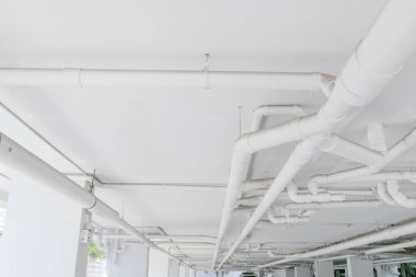 Su borusu sistemi. Binaya su borusu montajı. W