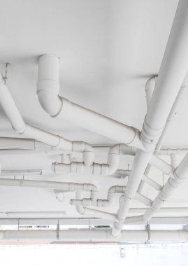 Su borusu sistemi. Binaya su borusu montajı. W