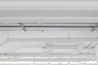 Su borusu sistemi. Binaya su borusu montajı. W