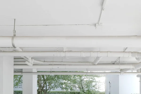 Sistema de tuberías. Instalación de tubería de agua en el edificio. W — Foto de Stock