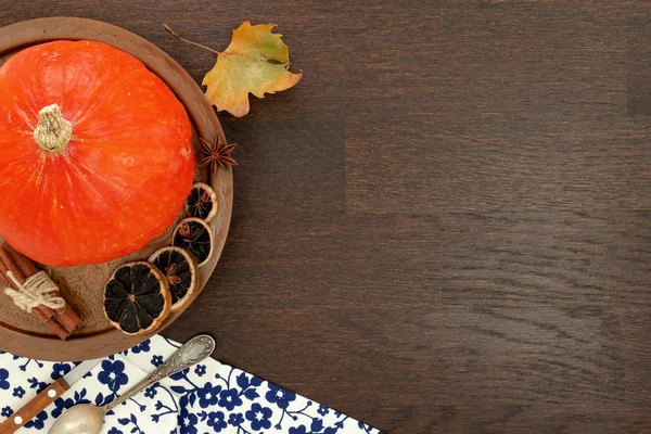 Citrouille Orange Ronde Avec Feuille Automne Autres Objets Couché Plat — Photo