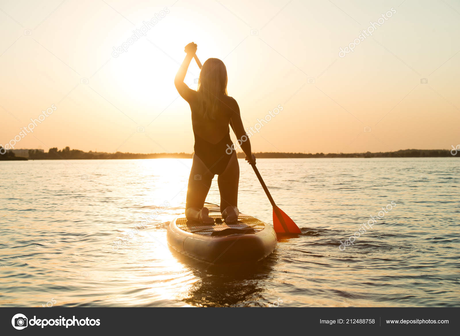 golih-seksualno-vstala-foto-blondinka-golaya-foto
