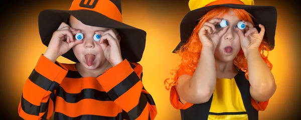 Bambini Costume Halloween Spaventano Gli Amici — Foto Stock