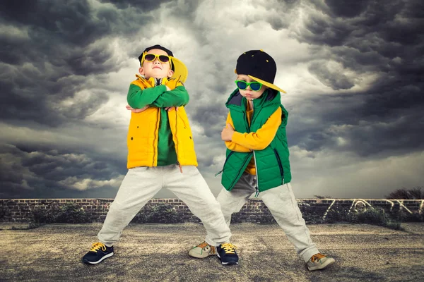 Dos Hermanos Bailando Break Dance Estilo Hip Hop — Foto de Stock
