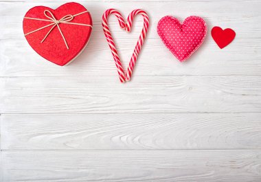 Sevgililer günü Sevgililer bir bileşimi ile arka plan. Şeker, kartpostal, hediye ve oyuncak.