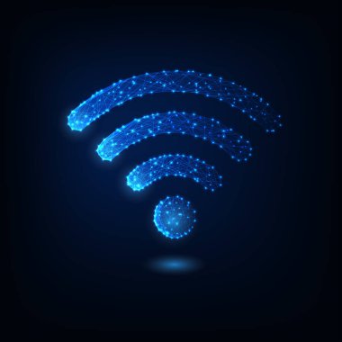 Fütüristik parlayan düşük poligonal wifi sembolü koyu mavi arka plan üzerinde izole.