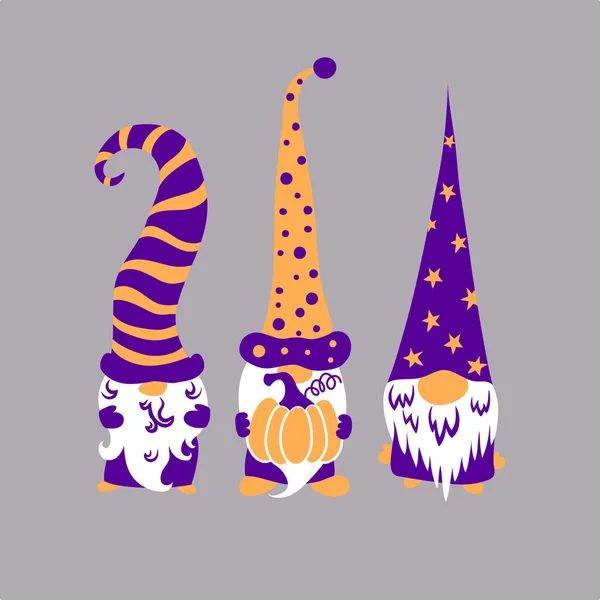 Tres lindos gnomos escandinavos de halloween sosteniendo calabaza aislada sobre fondo gris. — Archivo Imágenes Vectoriales