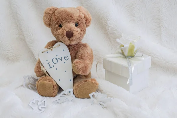 Teddy Beruang Dengan Cinta Dan Hadiah — Stok Foto