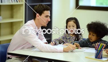 Küçük çocuklar ile erkek öğretmen okulunda okudum. Samimi atış.