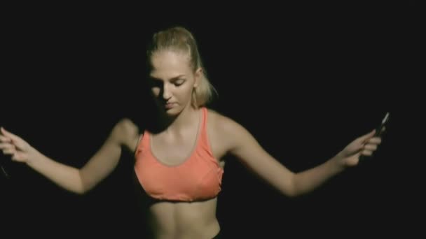 Young Intense Woman Skipping Rope Front Shot Athletic Woman Skipping — Stock Video