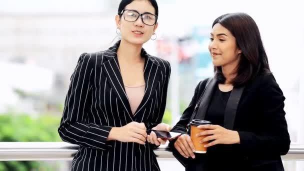 Concepto Equipo Empresarial Generación Joven Jóvenes Empresarias Teniendo Descanso Trabajo — Vídeo de stock