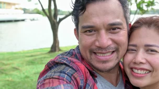 Pareja Romántica Parque Chino Asiático Hombre Mujer Parque Relajante Amar — Vídeos de Stock