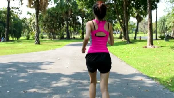 Femme Courant Dans Parc Jeune Chinoise Courant Dans Parc Devant — Video