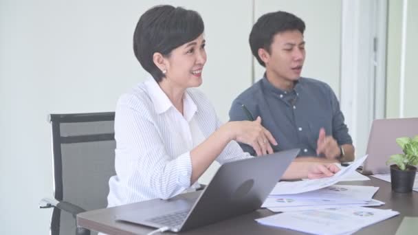 Geschäftstreffen Kleines Start Business Meeting Raum Asiatisches Team Mit Männern — Stockvideo