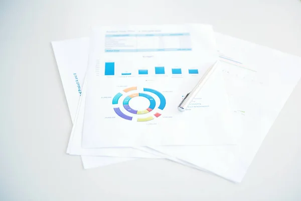 Documento Comercial Sobre Fondo Tabla Con Gráficos Gráficos Contexto Empresarial — Foto de Stock