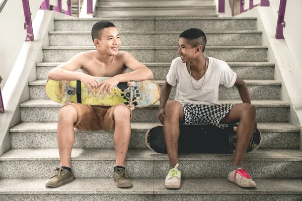 Best Friends Skateboard Park Happy Asian Boys Urban Skateboard Park — Stock Photo, Image