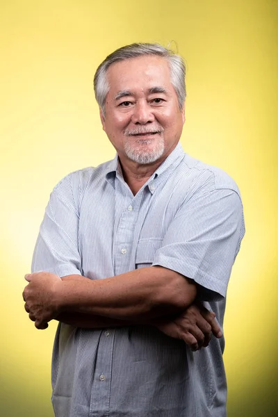 Retrato Hombre Mayor Aislado Viejo Hombre Asiático Con Barba Blanca — Foto de Stock