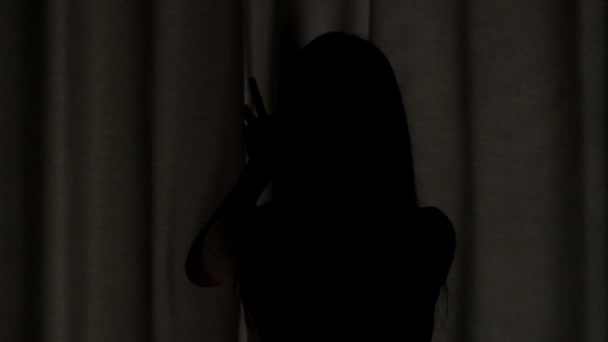 Slow Motion Van Jonge Mooie Aziatische Vrouw Open Slaapkamer Gordijn — Stockvideo