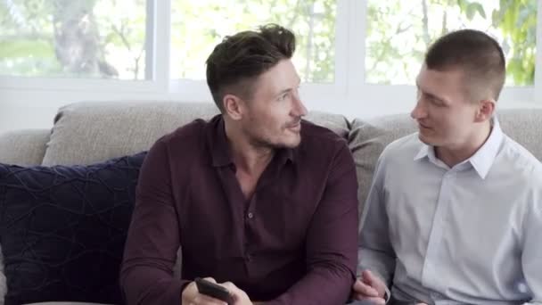 Couple Gay Caucasien Ont Des Conflits Maison Est Jaloux Son — Video