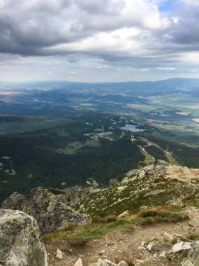 Tatra Milli Parkı Slovakya, Polonya'da yürüyüş. Landscpes ve dağ ile panorama.