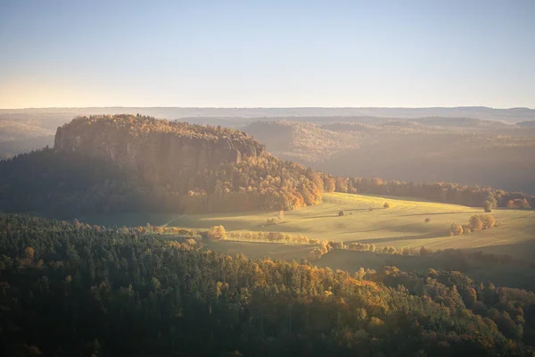 Grande Luce Del Tramonto Culmine Una Mesa Nel Parco Nazionale — Foto Stock