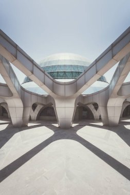 Gözlem evi. İran'ın bir yolculuk sırasında bir durak. Tehran ortasında soyut fütüristik architectur.