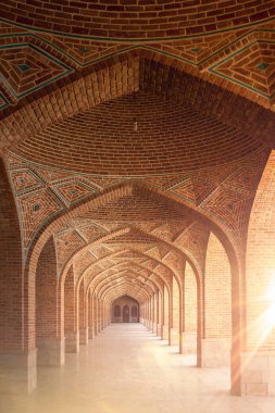 Tebriz Mavi Cami ışık efektleriyle lens. Şii Islam. Cami. Gezi Tebriz ilçe belediyesinde. Yolculuğa Tabriz İran Azerbaycan.