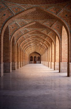 Cami. Gezi Tebriz ilçe belediyesinde. Tabriz İran Azərbaycanda yolculuğa. Iran ve Doğu Azerbaycan eyaletinin mevcut sermaye güzel ve tarihi başkentleri.