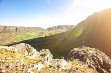 Lens etkileri, güneş ışığı, manzara ve doğa Hürremabad County, Batı Iran çevresinde. İran'ın bir yolculuk sırasında bir durak. Yürüyüş turları dağlar ve şelaleler. Bisheh, Luristan Eyaleti.