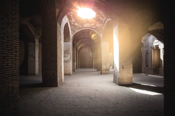 Лінзи distorations, світловими ефектами з мечеть. Пам'ятки в Іра — стокове фото