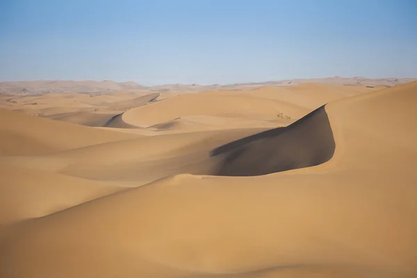 Kalm outback in het zout en zand van de woestijn van Iran. Grote dan — Stockfoto