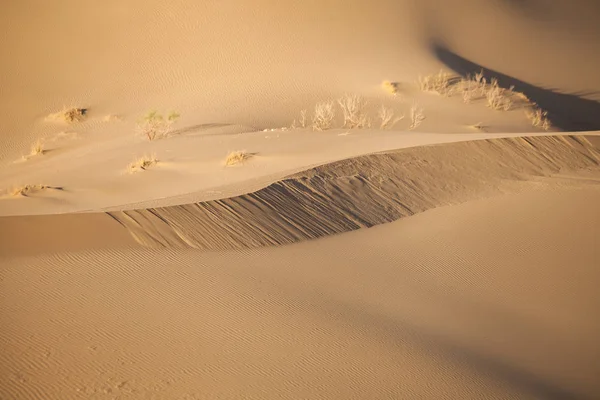 Спокойствие в пустыне с солью и песком в Иране. Большой ландшафт — стоковое фото