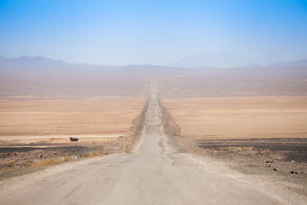 Kalm outback in het zout en zand van de woestijn van Iran. Grote dan — Stockfoto