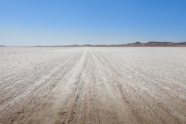 Calm outback in the salt and sand desert of Iran. Great landscap — Stock Photo, Image