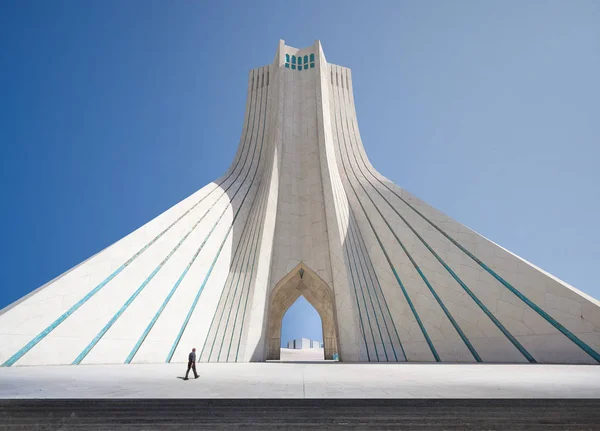 Αφηρημένη φουτουριστικό architectur στη μέση του Ιράν. — Φωτογραφία Αρχείου