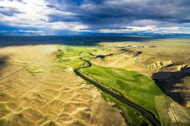 Nehrin çöl dağlar arasında hava atış