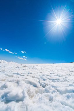 Güzel kar kaplı dağlar manzara Kashmir devlet, Hindistan