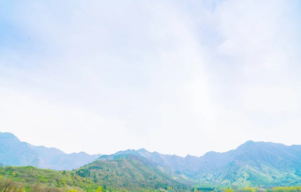 Bellissime montagne paesaggio stato del Kashmir, India  . — Foto Stock