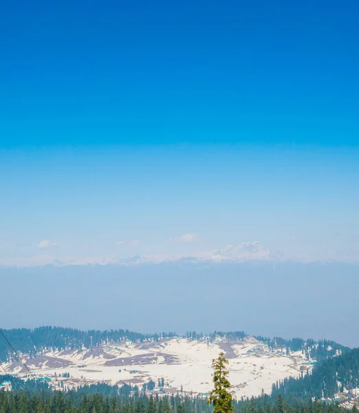 Hermoso nevado montañas paisaje Cachemira estado, India — Foto de Stock