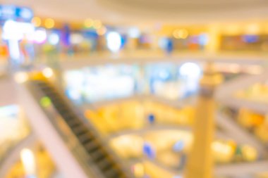 İnsanlar alışveriş merkezinde bulanıklık .