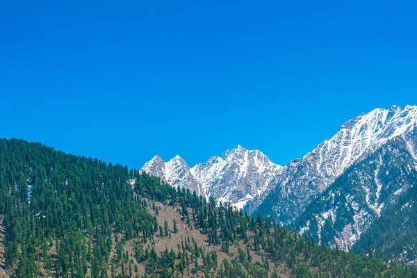 Beautiful  snow covered mountains landscape Kashmir state, India — Stock Photo, Image