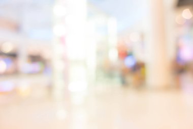 İnsanlar alışveriş merkezinde bulanıklık .