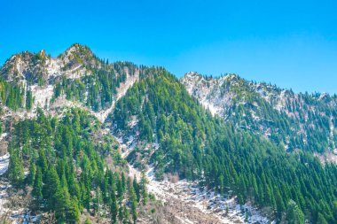 Güzel kar kaplı dağlar manzara Kashmir devlet, Hindistan