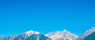 Güzel kar kaplı dağlar manzara Kashmir devlet, Hindistan